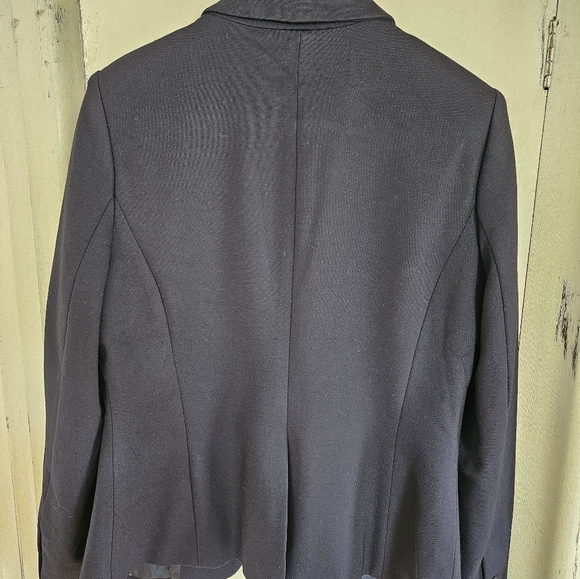 Harve Benard - Picture 3 of 7